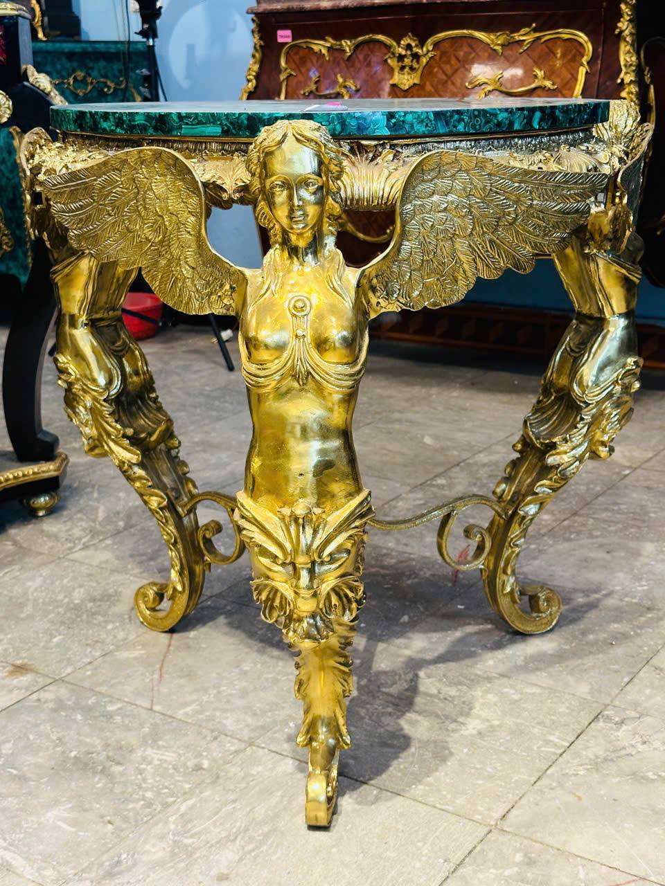 Bàn Ngự Điện Hoàng Gia [TH3095]